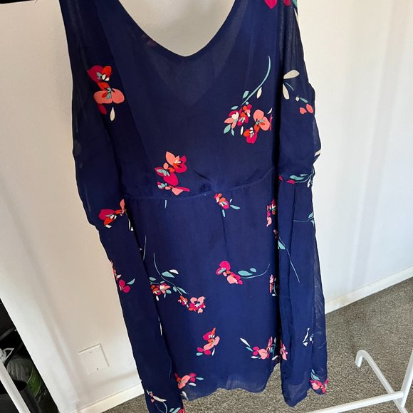 Plus Size Navy and Hot Pink Floral Dress - Picture 3 of 4